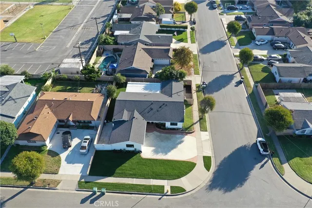 $1,669,000 | 6862 Breeland Drive, Huntington Beach, CA 92647