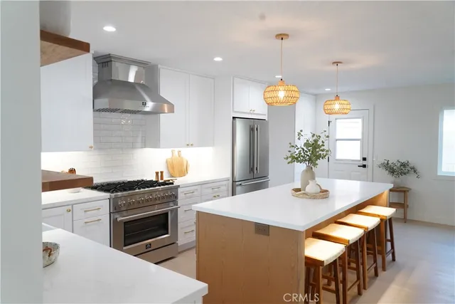 $1,669,000 | 6862 Breeland Drive, Huntington Beach, CA 92647