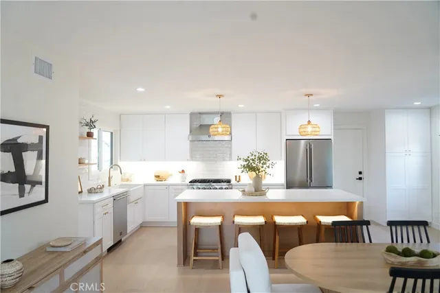 $1,669,000 | 6862 Breeland Drive, Huntington Beach, CA 92647