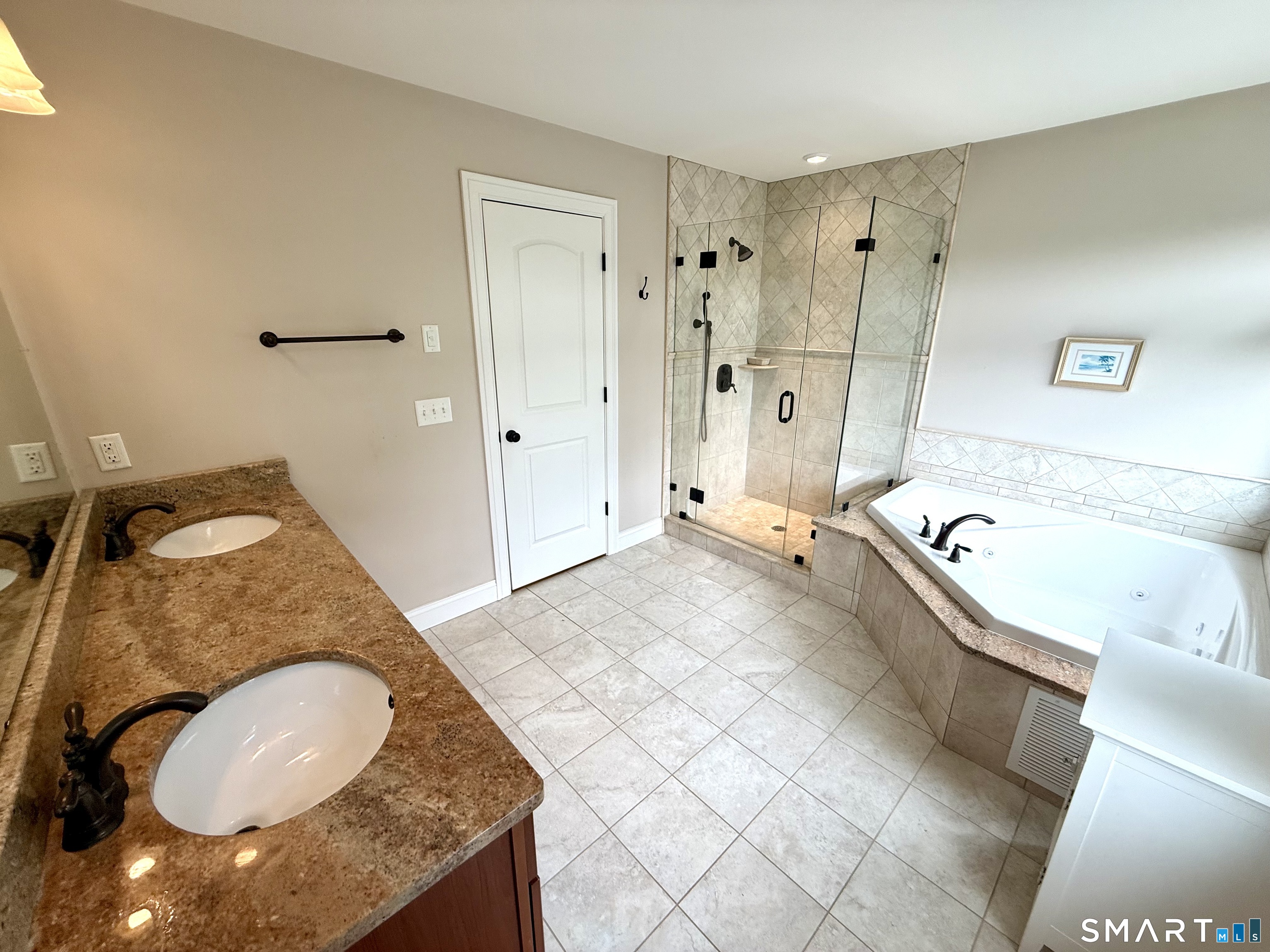 46 Hoseye Coach Road Newtown, CT 06482 - Photo 18 of 36