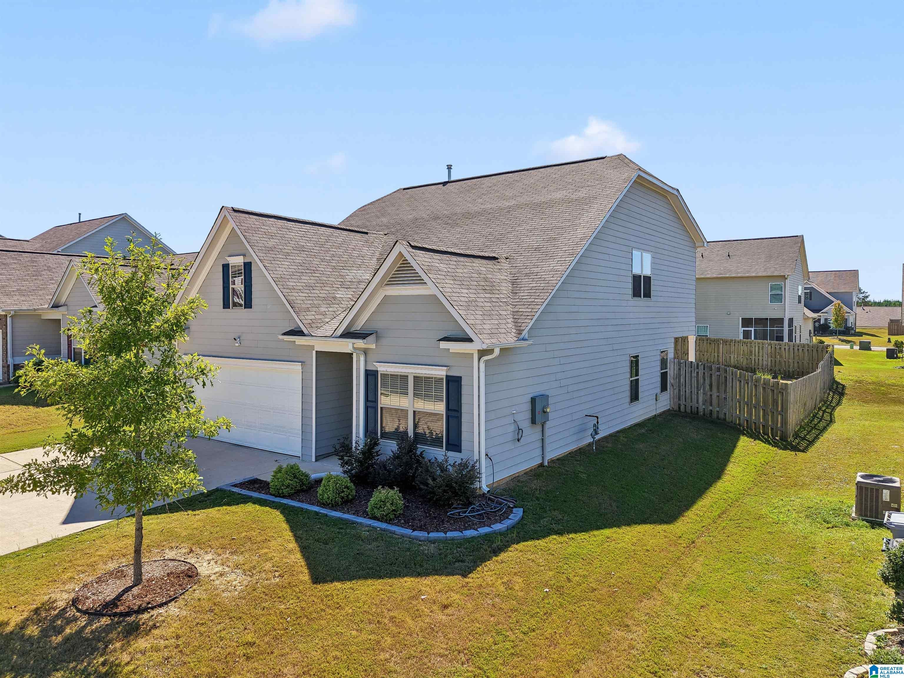 712 Ridgeway Avenue Columbiana, AL 35051 - Photo 1 of 42 Gallery Image 1