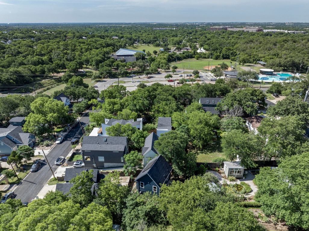 1210 Luna Street, Unit 2 Austin, TX 78721 - Photo 24 of 28 an aerial view of multiple house
