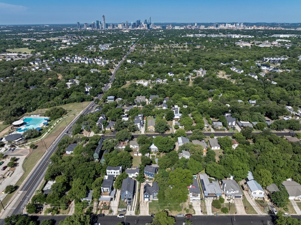 1210 Luna Street, Unit 2 Austin, TX 78721 - Photo 25 of 28 an aerial view of a city