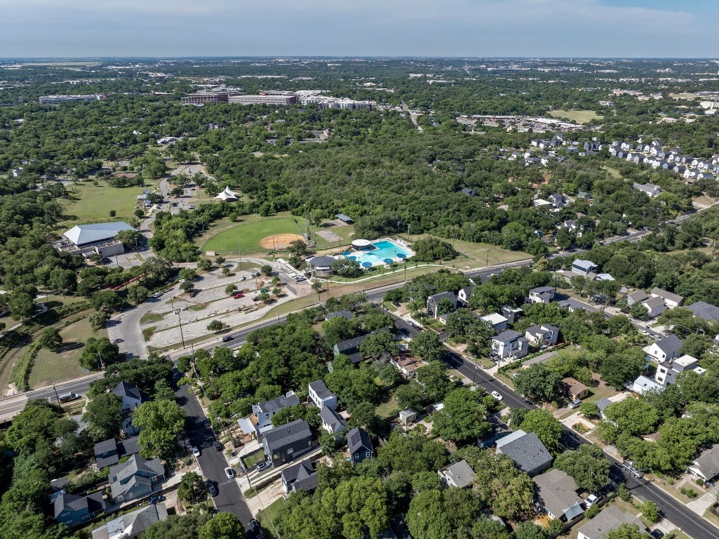1210 Luna Street, Unit 2 Austin, TX 78721 - Photo 26 of 28 an aerial view of multiple house