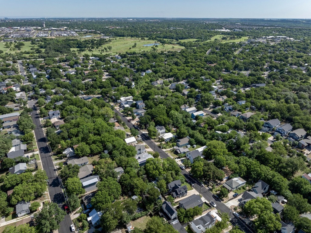 1210 Luna Street, Unit 2 Austin, TX 78721 - Photo 27 of 28 an aerial view of multiple house