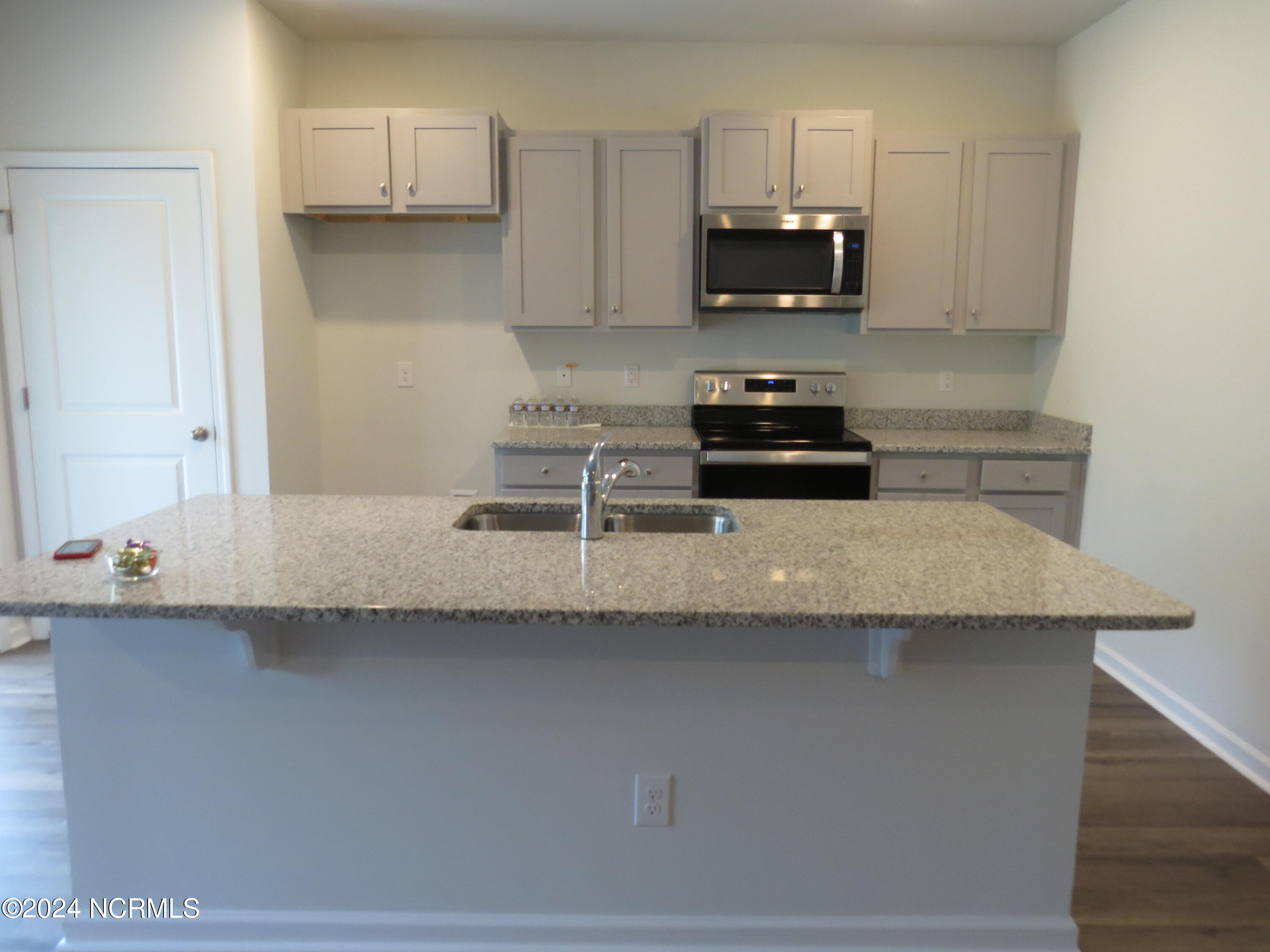 1076 Burled Oak Ridge Loop Southeast Bolivia, NC 28422 - Photo 5 of 28 Kitchen