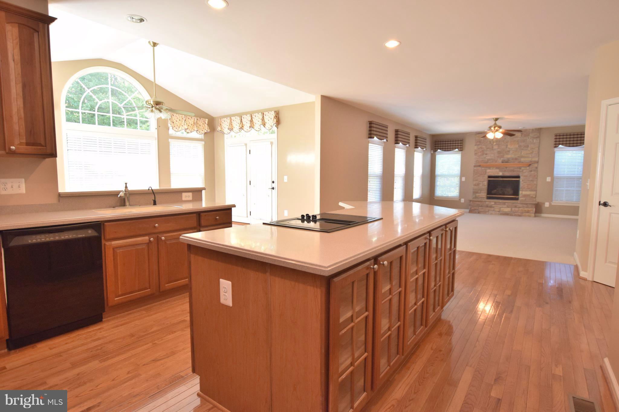 7205 Simmons Ridge Court Manassas, VA 20112 - Photo 8 of 24 Kitchen