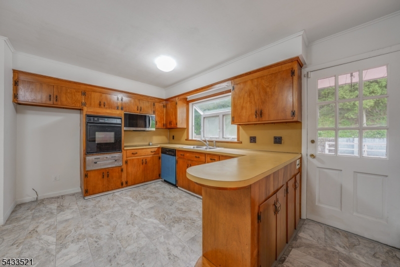 638 River Road Chatham, NJ 07928 - Photo 11 of 30