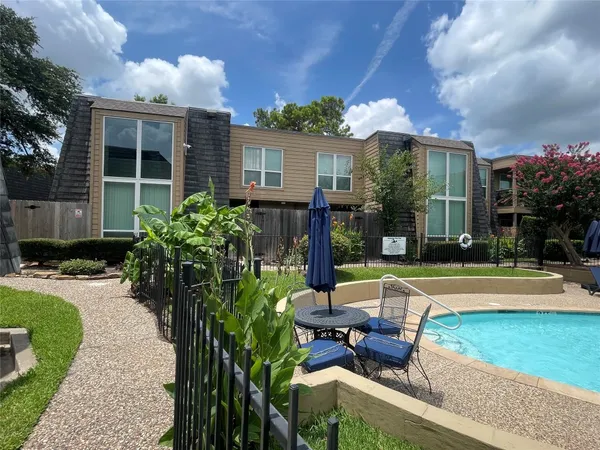 $1,395 | 16120 Stuebner Airline Road, Unit 601, Spring, TX 77379