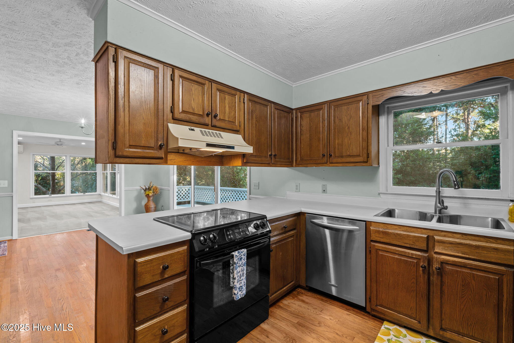 150 Pebble Beach Place Southern Pines, NC 28387 - Photo 16 of 55 150 Pebble Beach Pl kitchen, eating area