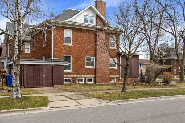 $274,900 | 1903 8th Street, Monroe, WI 53566