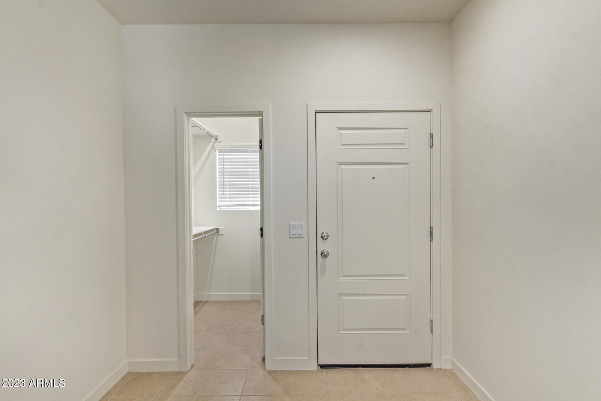 2280 West Laurie Lane Phoenix, AZ 85021 - Photo 24 of 27 a view of an empty room