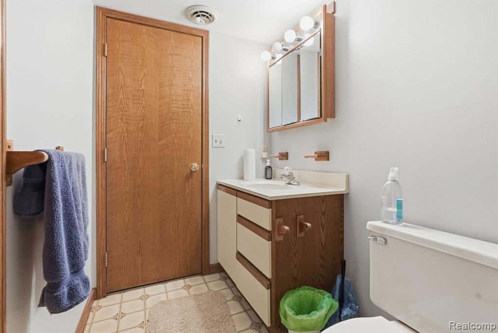 5436 North Lakeshore Road Deckerville, MI 48427 - Photo 23 of 48