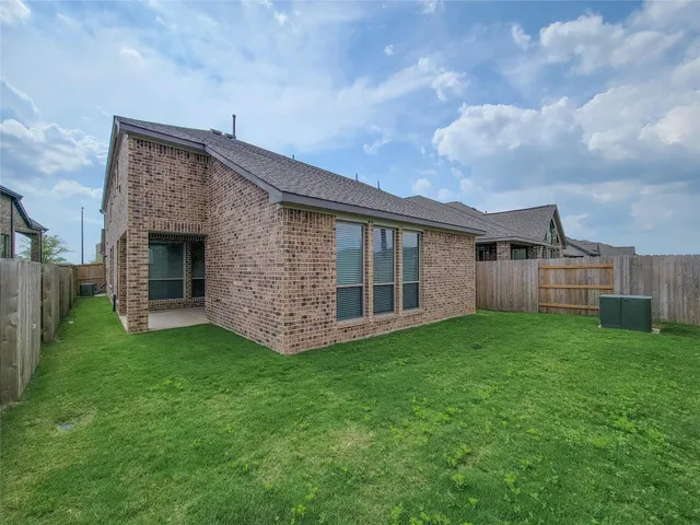 $2,950 | 7010 Winterberry Gln Lane, Katy, TX 77493