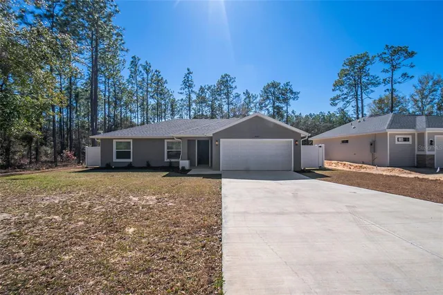 $244,900 | 24300 Falcon Avenue, Dunnellon, FL 34431