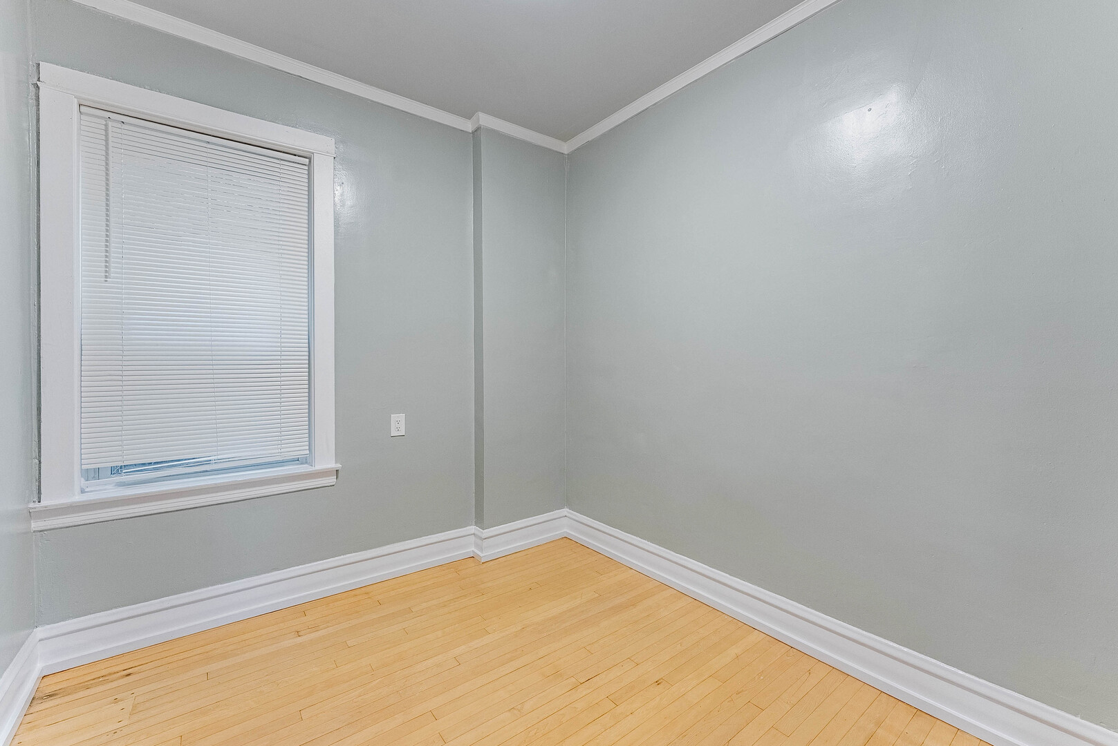 4200 West 21st Place, Unit 2F Chicago, IL 60623 - Photo 17 of 19 an empty room with a window