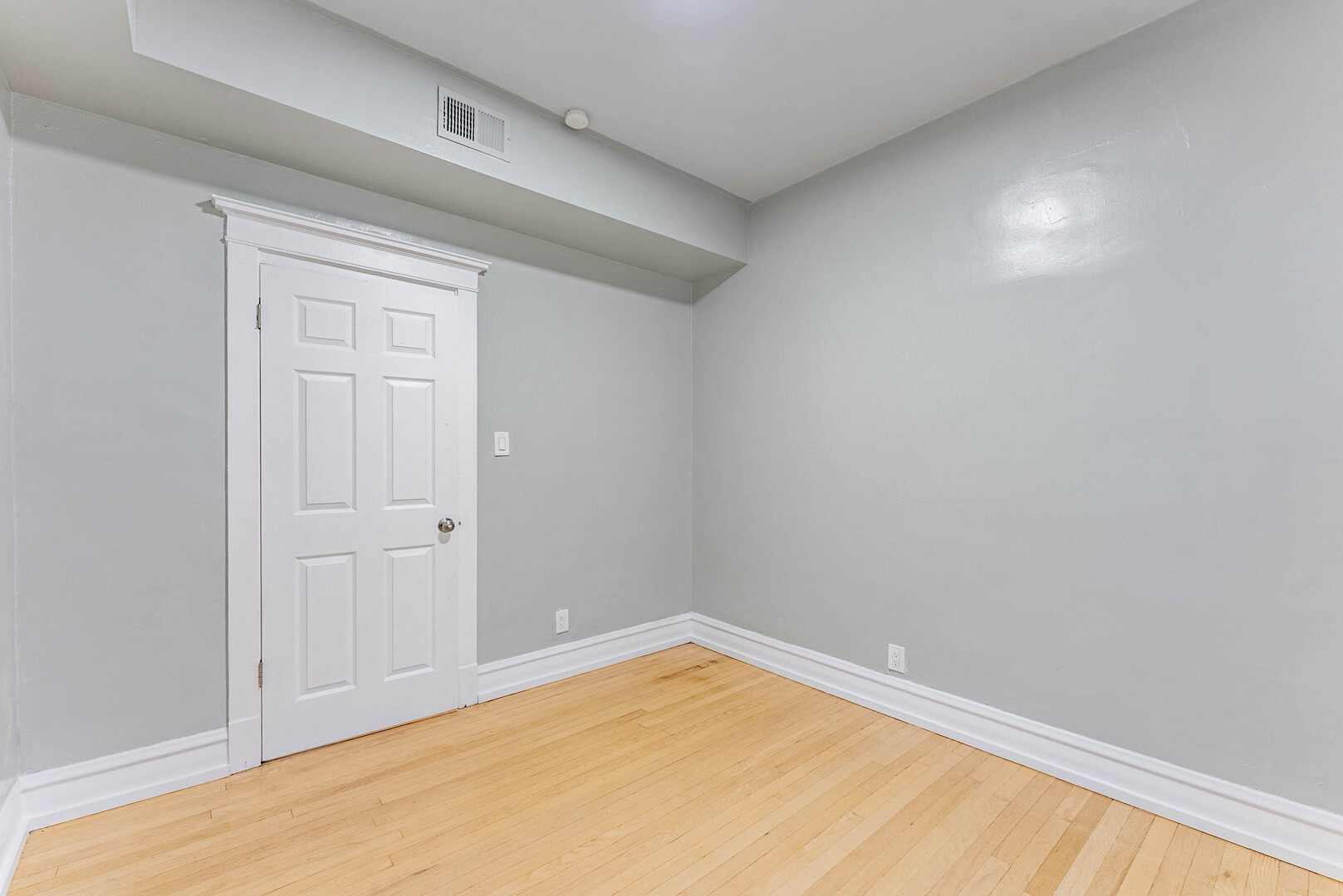 4200 West 21st Place, Unit 2F Chicago, IL 60623 - Photo 6 of 19 a view of empty room