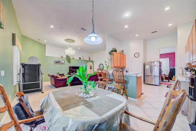 $430,000 | 306 Carriage Oak Place, Seffner, FL 33584