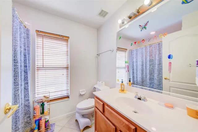 $430,000 | 306 Carriage Oak Place, Seffner, FL 33584