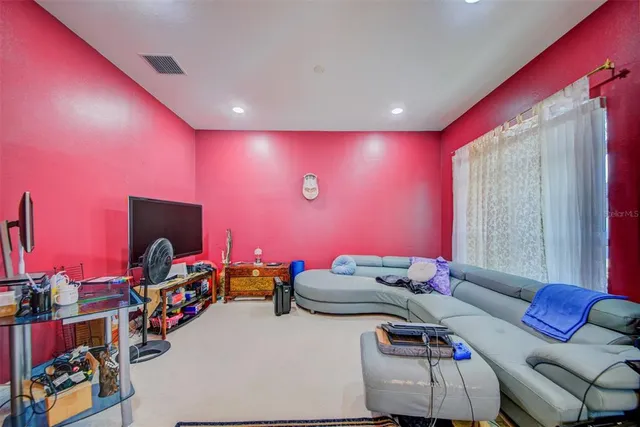 $430,000 | 306 Carriage Oak Place, Seffner, FL 33584