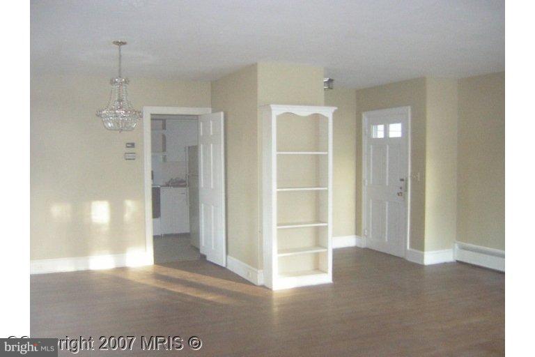 6702 Oxford Road Easton, MD 21601 - Photo 5 of 7 Living Room