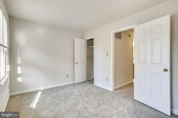 $3,950 | 538 North West Street, Alexandria, VA 22314