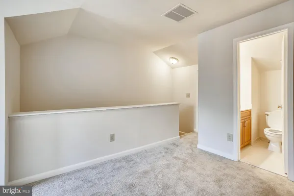 $3,950 | 538 North West Street, Alexandria, VA 22314