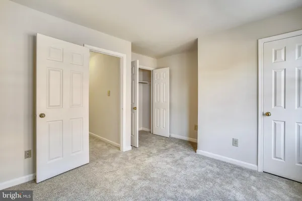 $3,950 | 538 North West Street, Alexandria, VA 22314