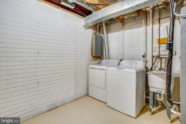 $3,950 | 538 North West Street, Alexandria, VA 22314