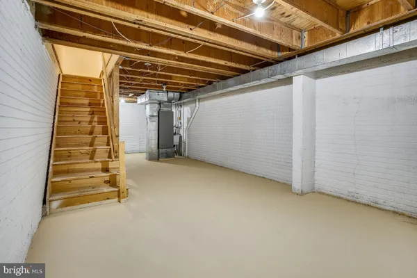 $3,950 | 538 North West Street, Alexandria, VA 22314