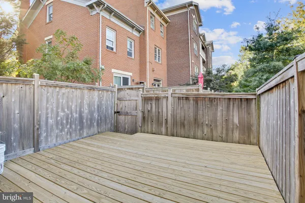 $3,950 | 538 North West Street, Alexandria, VA 22314