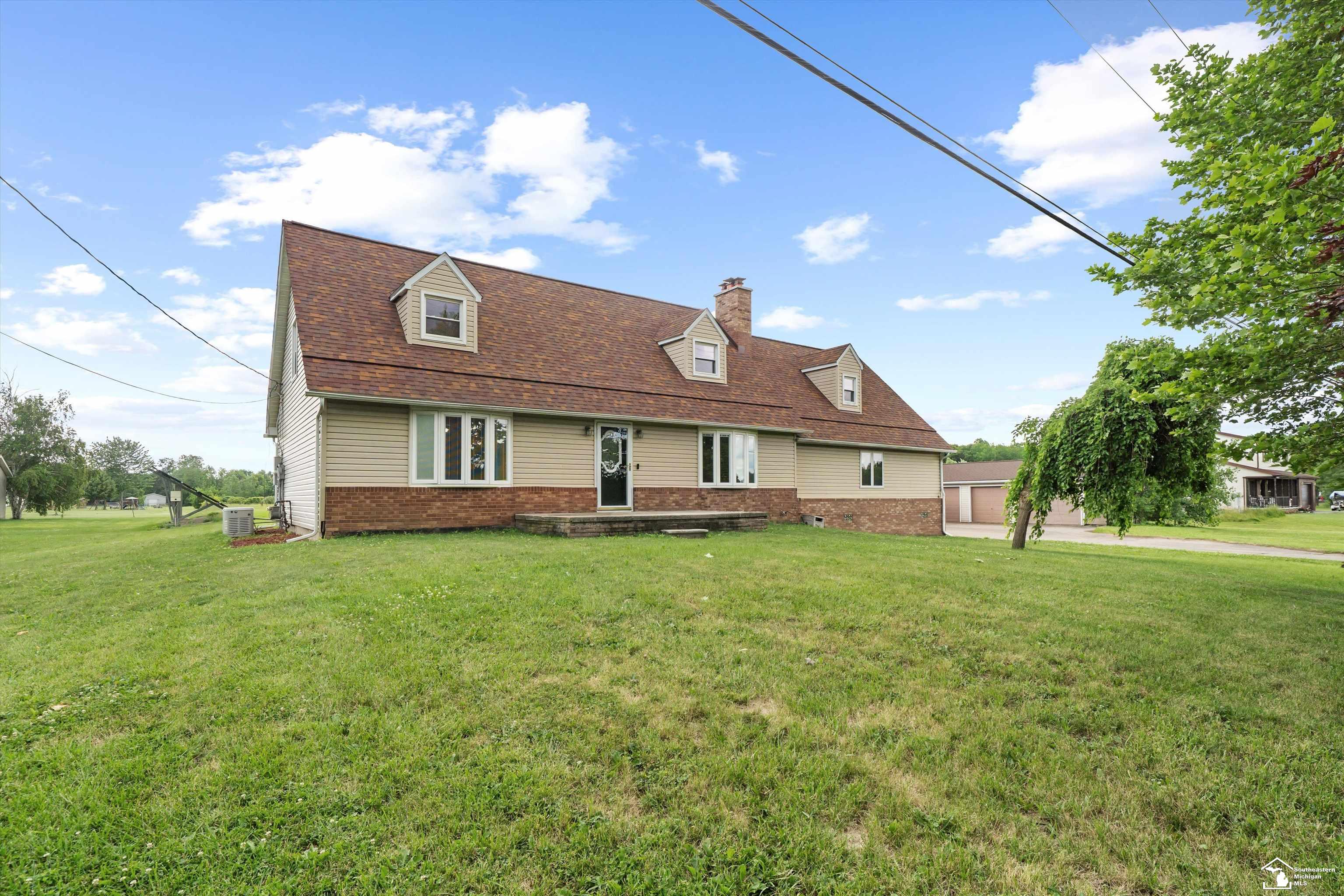 24677 Waltz Road New Boston, MI 48164 - Photo 3 of 66