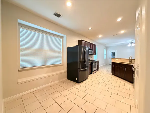 $2,200 | 211 Briar Trace Lane, Richmond, TX 77406