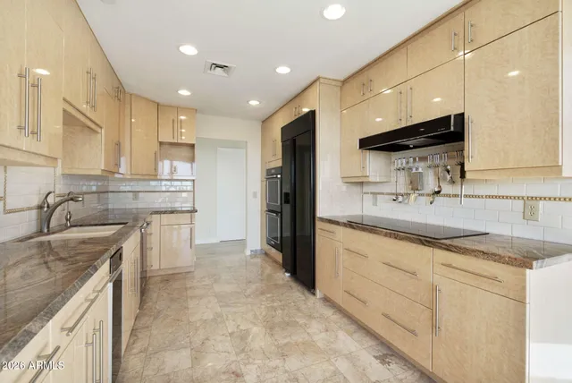 $850,000 | 1040 East Osborn Road, Unit 601, Phoenix, AZ 85014