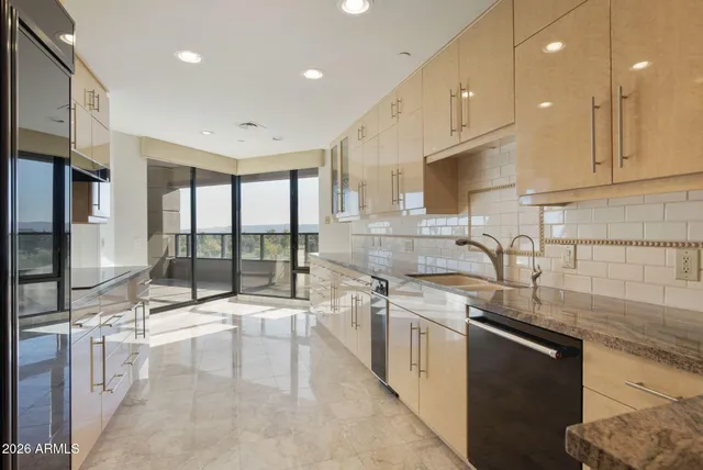 $850,000 | 1040 East Osborn Road, Unit 601, Phoenix, AZ 85014