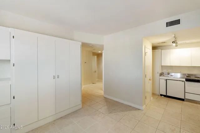 $850,000 | 1040 East Osborn Road, Unit 601, Phoenix, AZ 85014