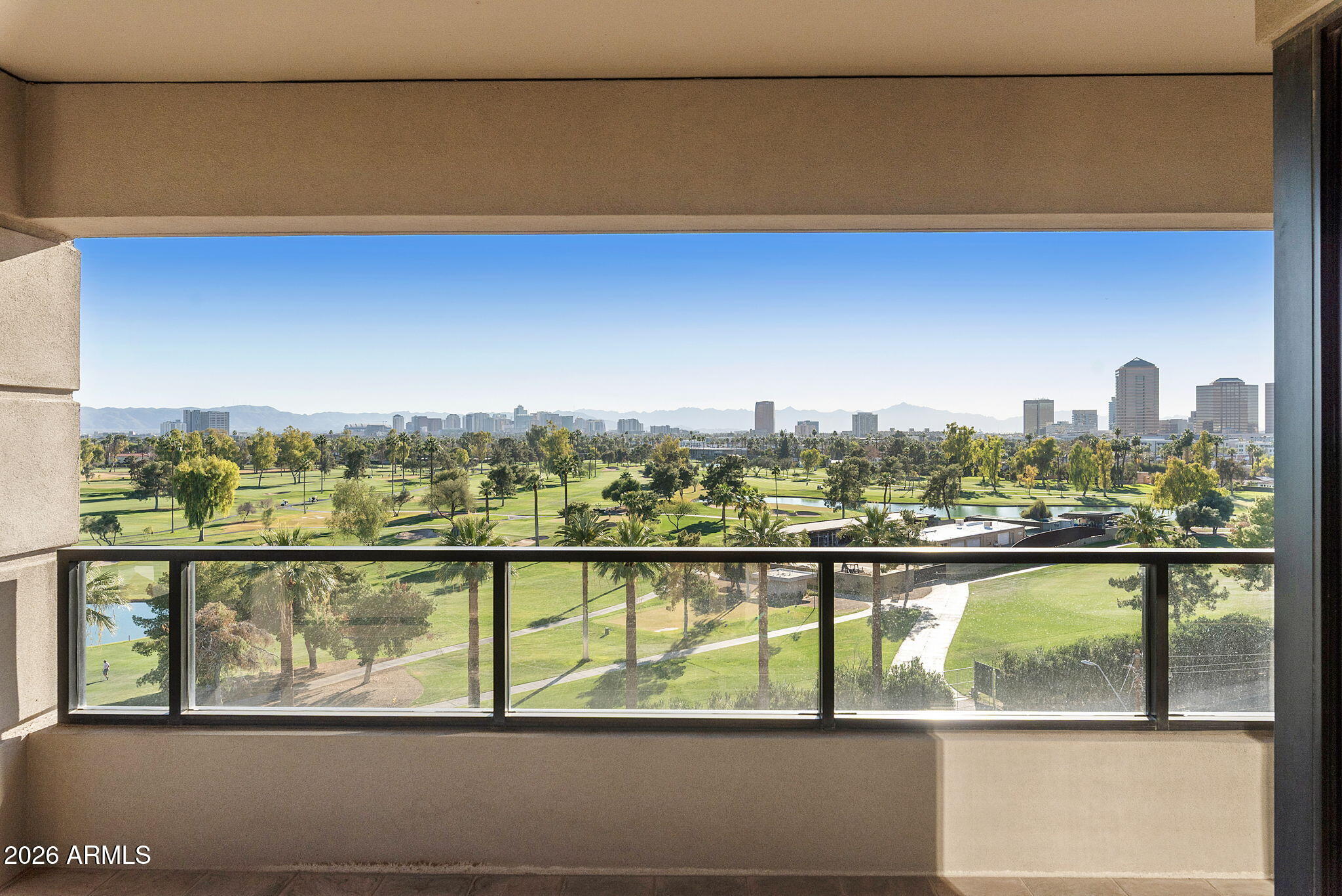 1040 East Osborn Road, Unit 601 Phoenix, AZ 85014 - Photo 9 of 54 46-web-or-mls-_DSC0015