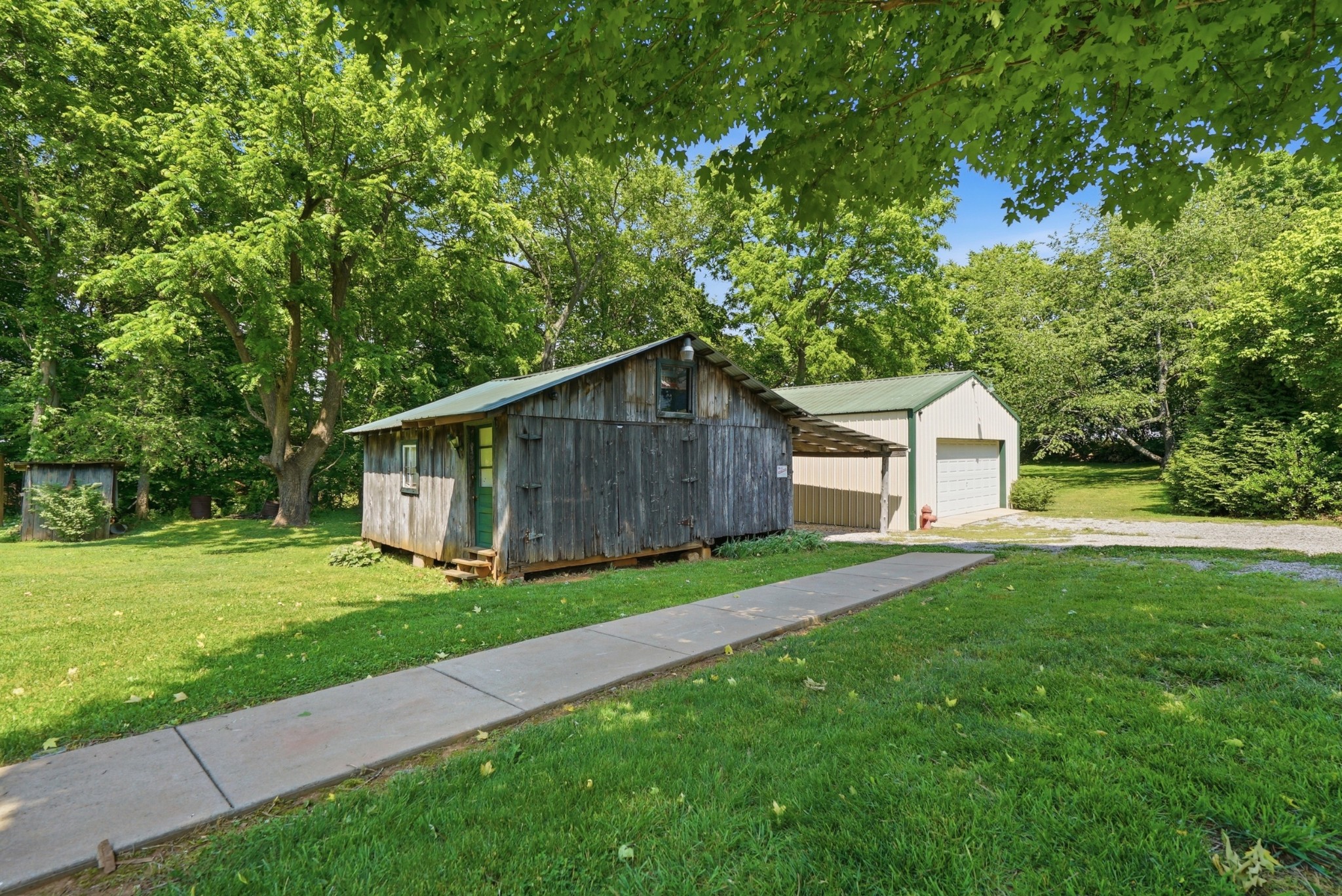 6471 Highway 161 Springfield, TN 37172 - Photo 3 of 57 a house that is sitting in the grass