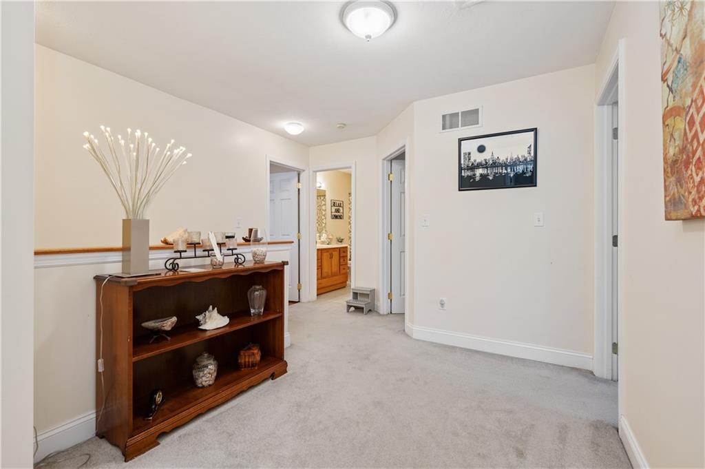 1919 Elmdale Road Pittsburgh, PA 15220 - Photo 14 of 25 Gallery Image 14
