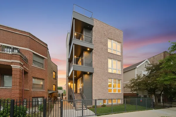 $450,000 | 1244 North Kedzie Avenue, Unit 1, Chicago, IL 60651