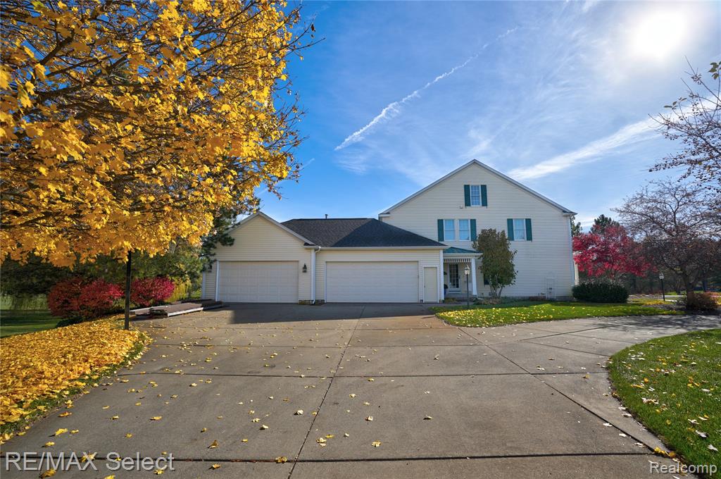 8211 Burleigh Road Grand Blanc, MI 48439 - Photo 9 of 64