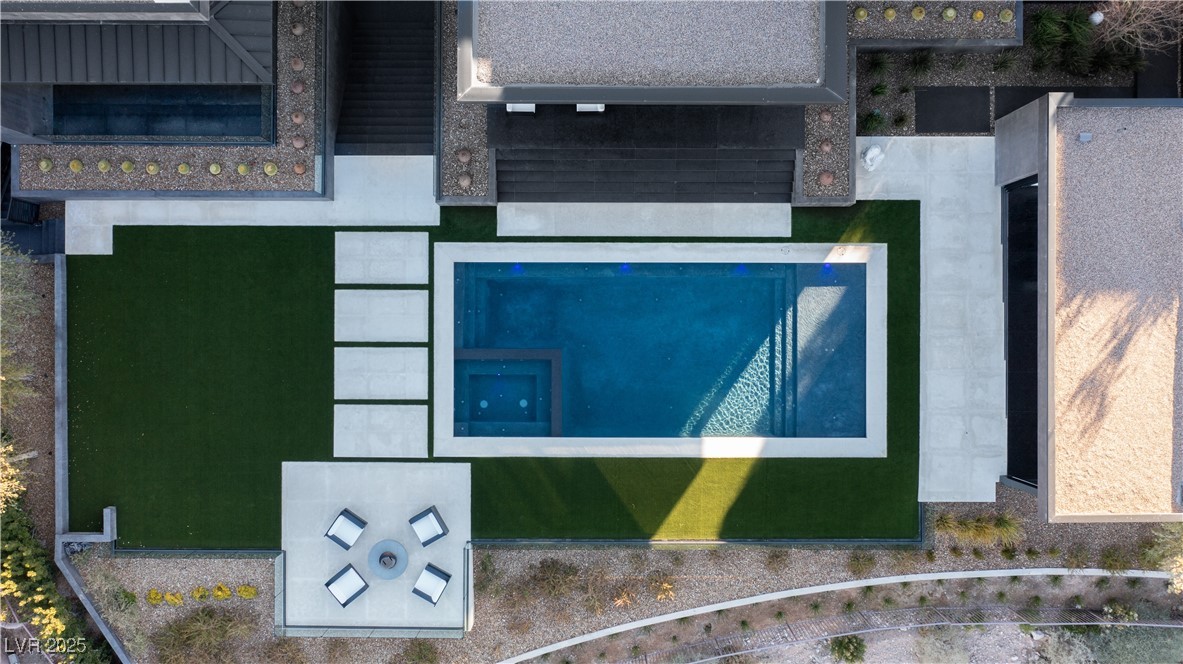 44 Hawk Ridge Drive Las Vegas, NV 89135 - Photo 5 of 68