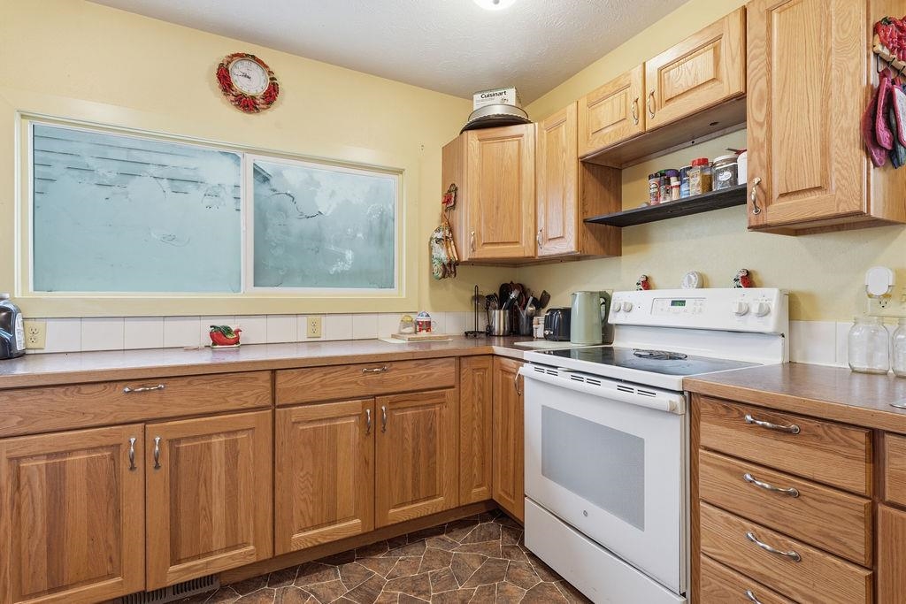 517 East Hoffman Avenue Spokane, WA 99207 - Photo 11 of 28