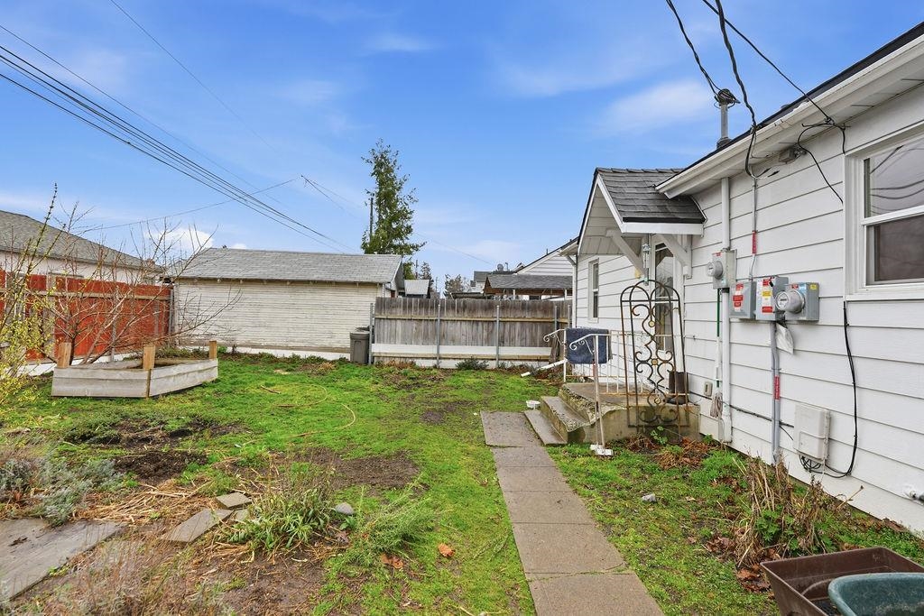 517 East Hoffman Avenue Spokane, WA 99207 - Photo 24 of 28