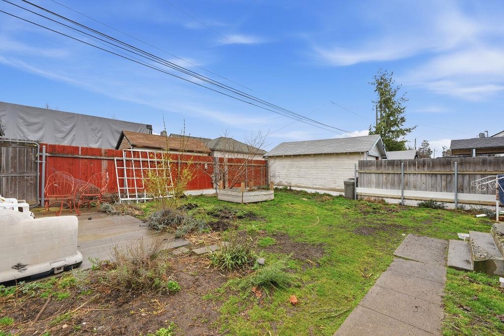 517 East Hoffman Avenue Spokane, WA 99207 - Photo 25 of 28