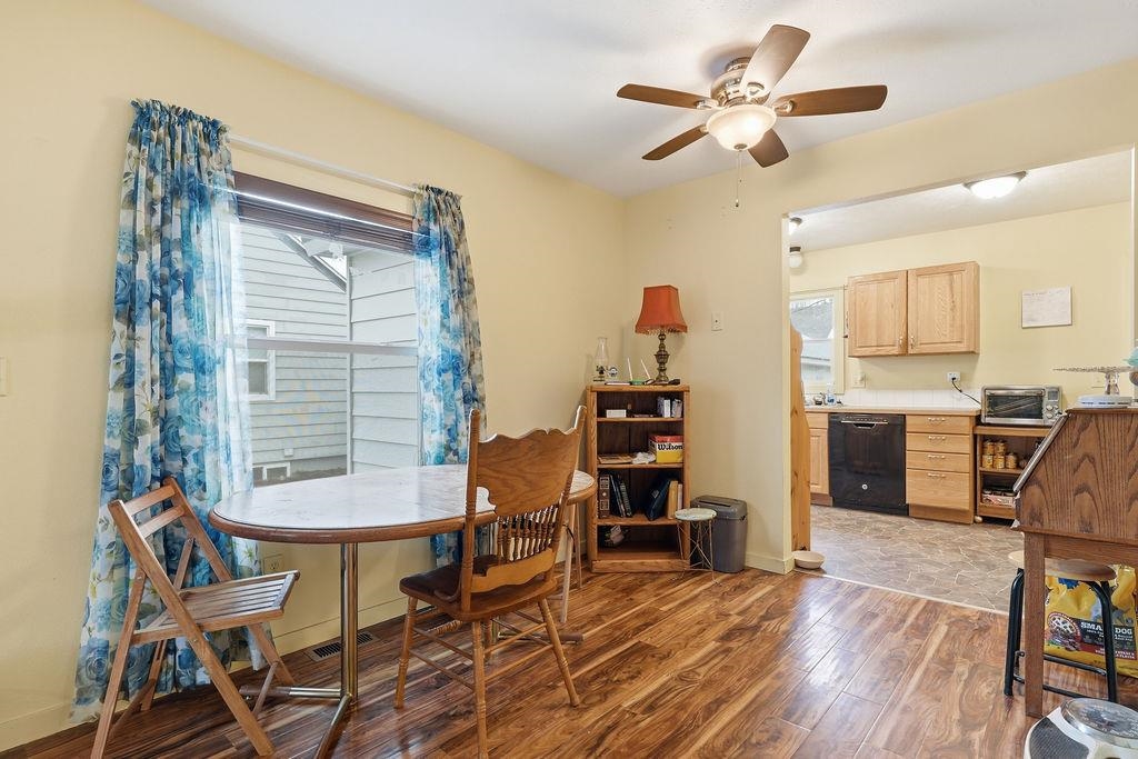 517 East Hoffman Avenue Spokane, WA 99207 - Photo 7 of 28