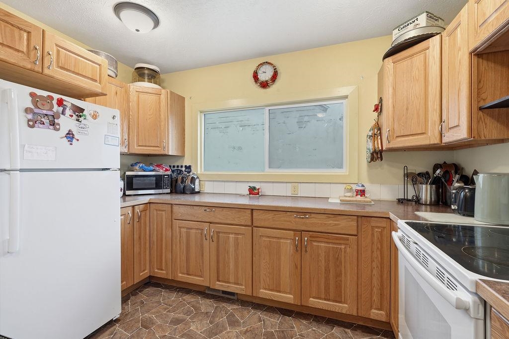 517 East Hoffman Avenue Spokane, WA 99207 - Photo 10 of 28