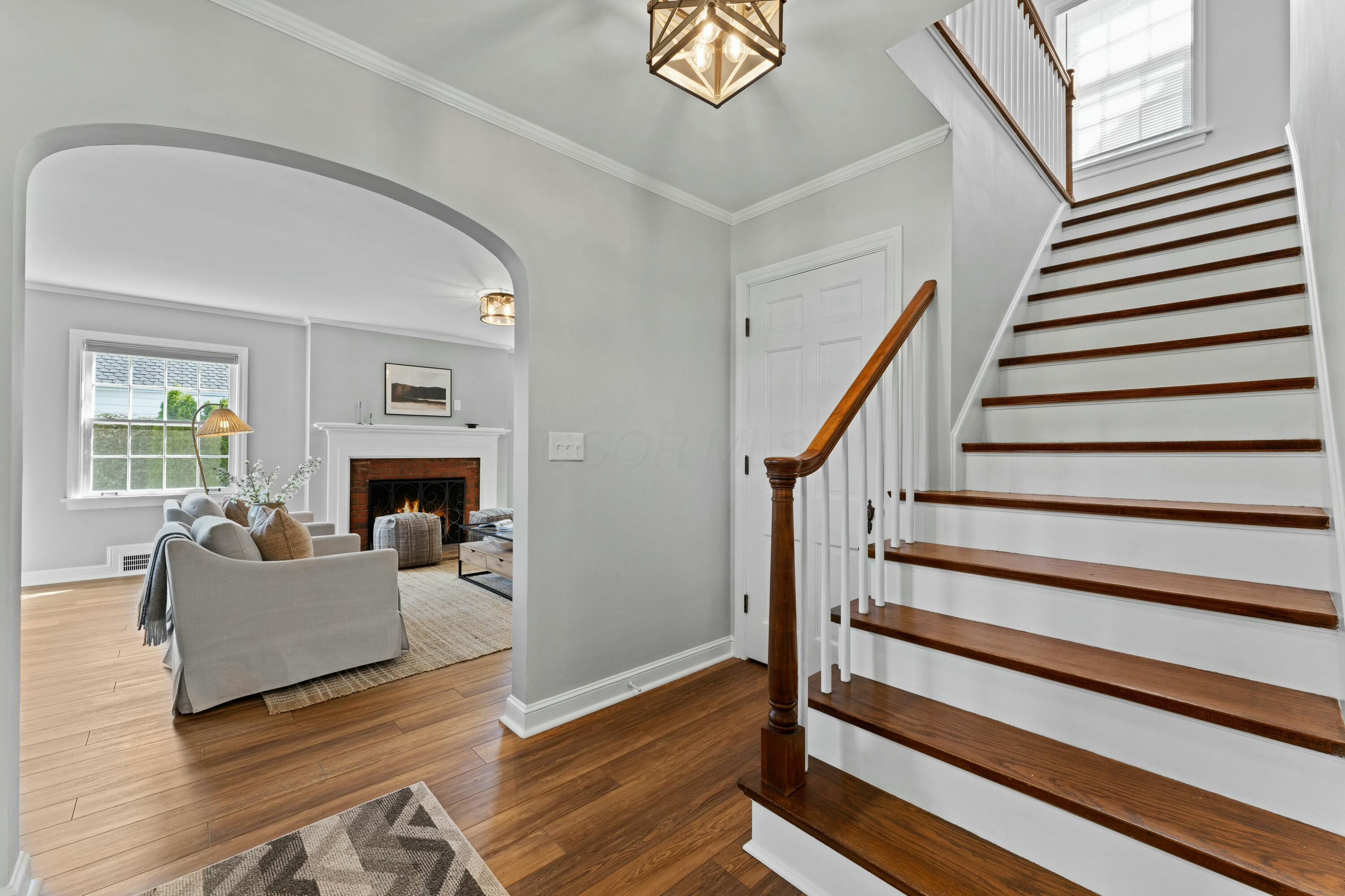 2597 York Road Upper Arlington, OH 43221 - Photo 8 of 71 Entryway