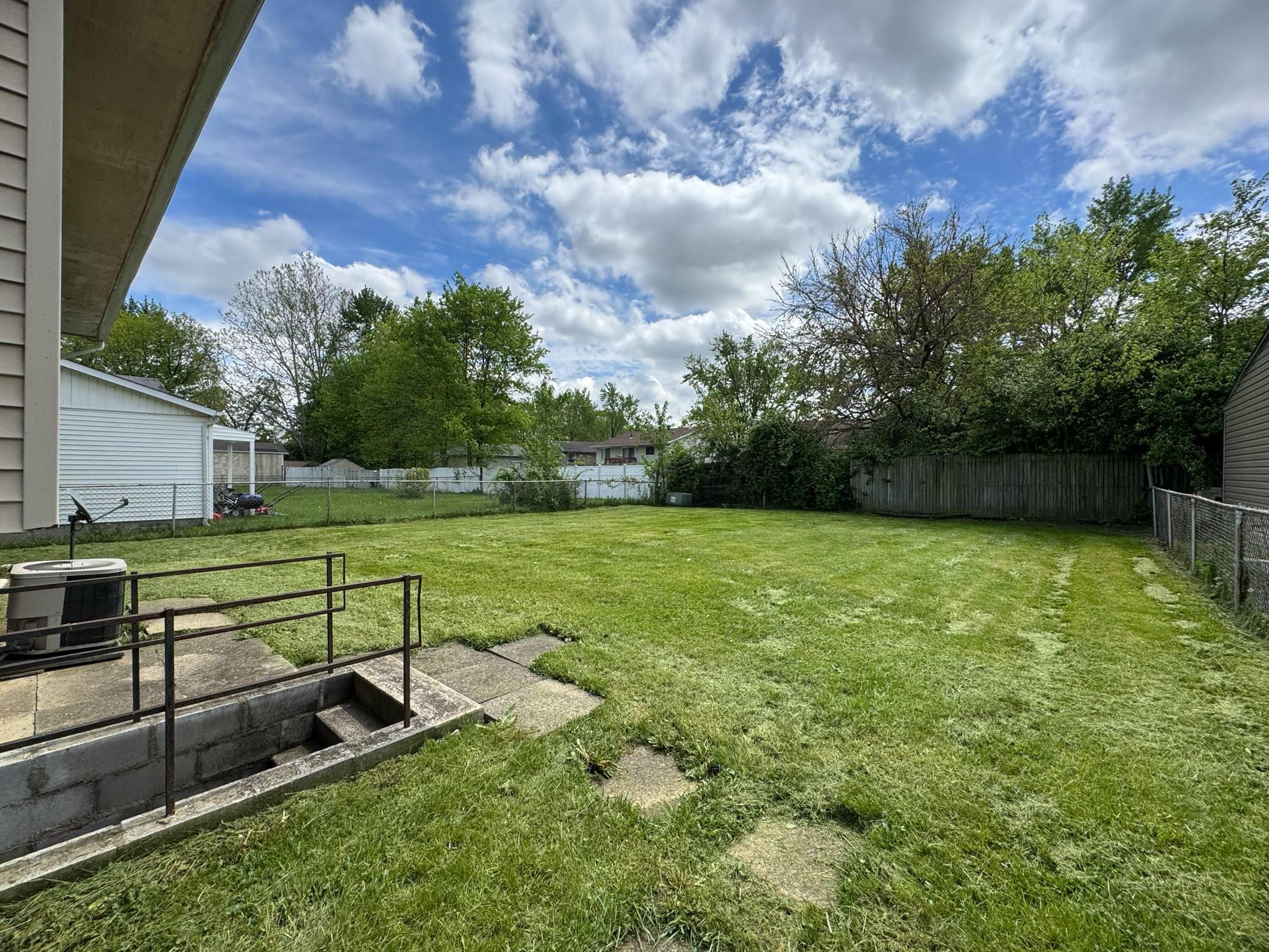3457 Petzinger Road Columbus, OH 43232 - Photo 3 of 20 6de6aa63-4feb-4ff9-be54-e0c62d593ef9
