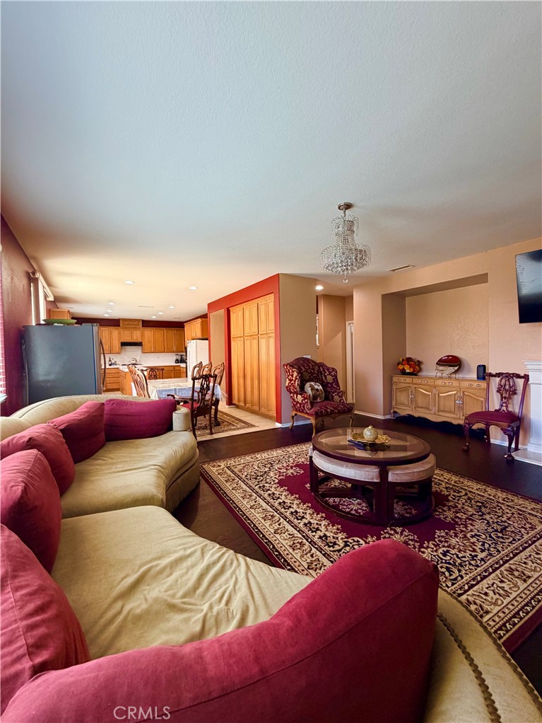 43815 Encanto Way Lancaster, CA 93536 - Photo 4 of 36